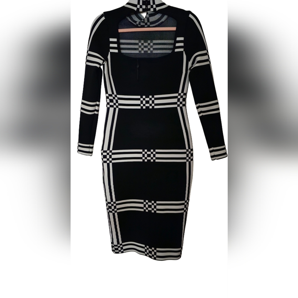 THE SOLD OUT ABBIE MIDI DRESS NEVER WORN LARGE